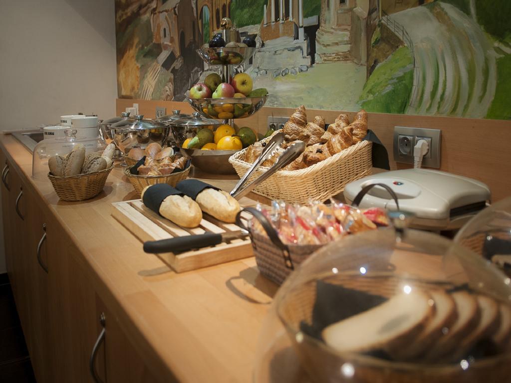 Hotel Tristar La Louvière Екстериор снимка