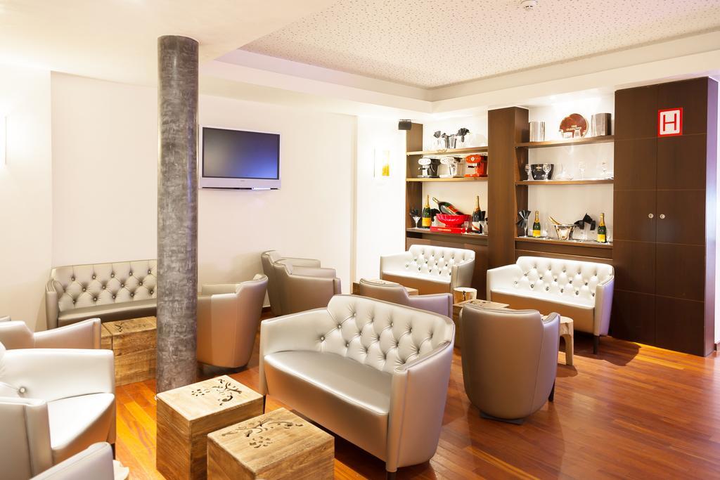 Hotel Tristar La Louvière Екстериор снимка