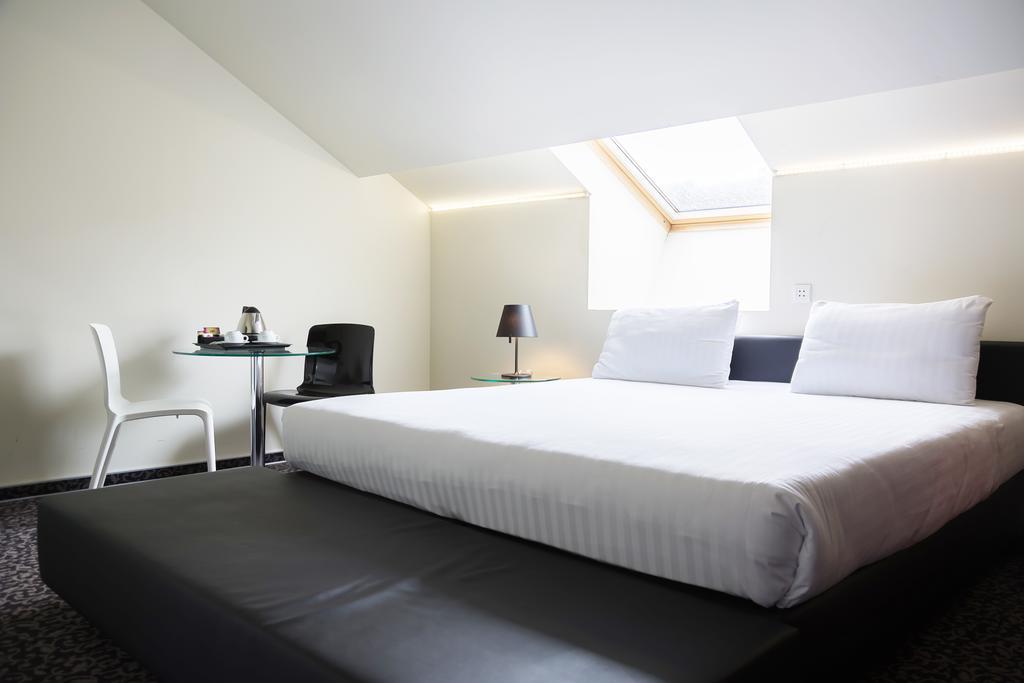 Hotel Tristar La Louvière Екстериор снимка
