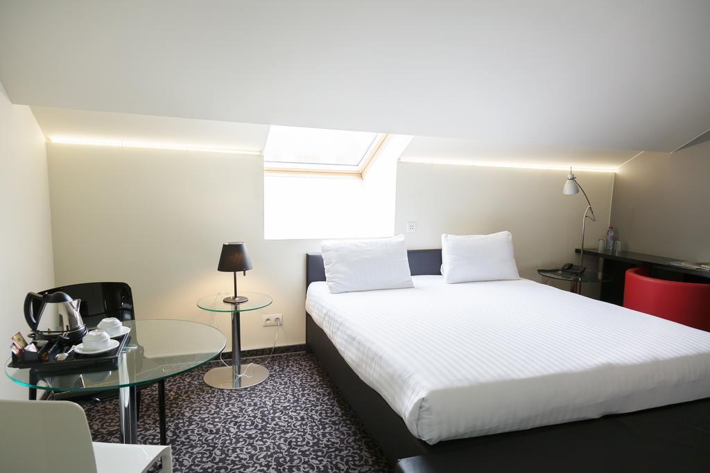 Hotel Tristar La Louvière Екстериор снимка