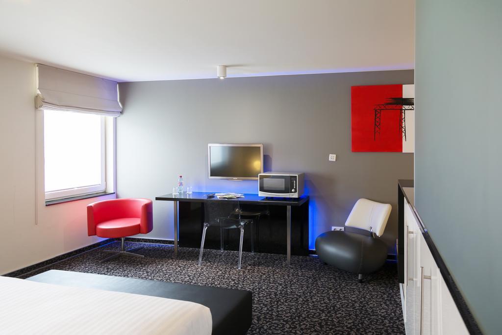 Hotel Tristar La Louvière Екстериор снимка