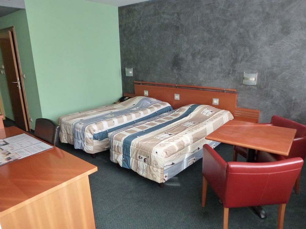 Hotel Tristar La Louvière Екстериор снимка
